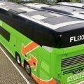 FlixBus testuje projekt, jak snížit emise: střechu autobusu osázel solárními panely