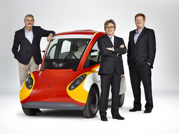 Shell Concept Car, Gordon Murray, Bob Mainwaring and Hidehito Ikebe *DO NOT USE FOR ADVERTISING PURPOSES, STRICTLY FOR BTL USEAGE, UNLESS AGREED WITH SHELL PHOTOGRAPHIC SERVICES/PHOTOGRAPHER* Please credit Shell/Adam Lawrence