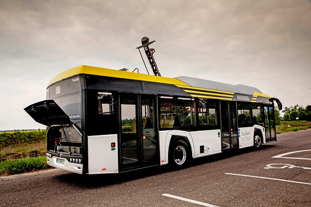 new_solaris_urbino_12_electric_bus_of_the_year_2017_(2)