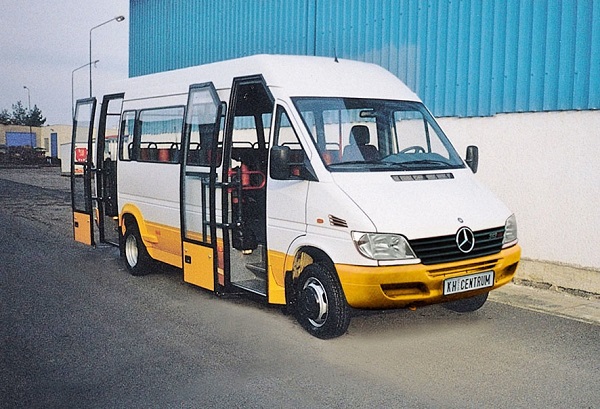 Midibus Mercedes-Benz Sprinter - KHMC, linkové provedení, vyrobený v roce 2000, foto: archiv KHMC