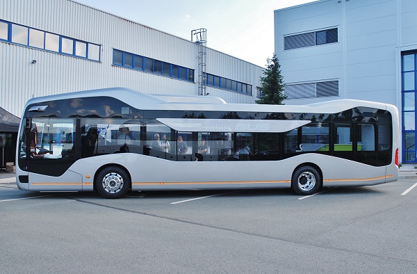 Společnost EvoBus představila Mercedes-Benz Future Bus CityPilot v Holýšově 10. 7. 2017 novinářům (foto: Zdeněk Nesveda)