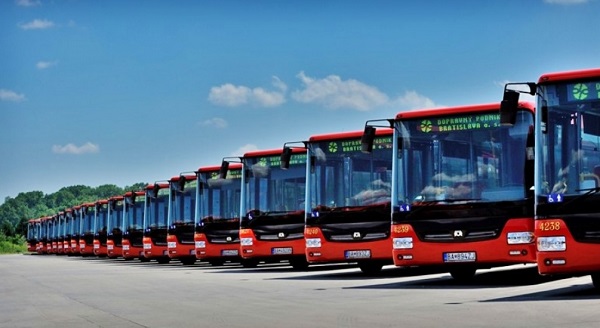 Městské nízkopodlažní autobusy SOR v Dopravním podniku Bratislava (ilustrační foto: DPB)