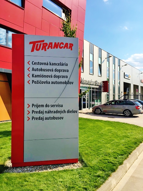 TURANCAR SK Nitra, jedno z nejmodernějších evropských servisních center pro autobusy značky Mercedes - Benz, Setra a ISUZU (foto: Viktor Wiesner)