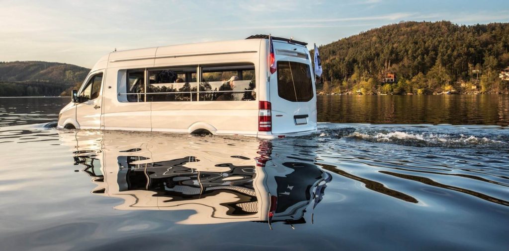Unikátny obojživelný autobus na veľtrhu BUS SHOW 2018 v Nitre
