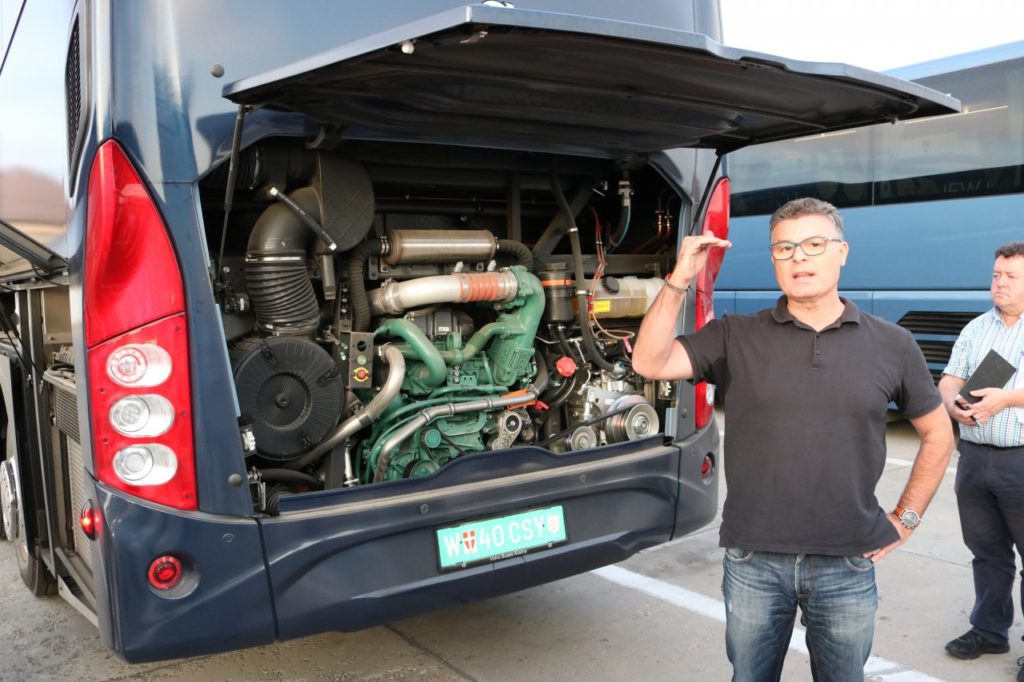 Volvo 9900