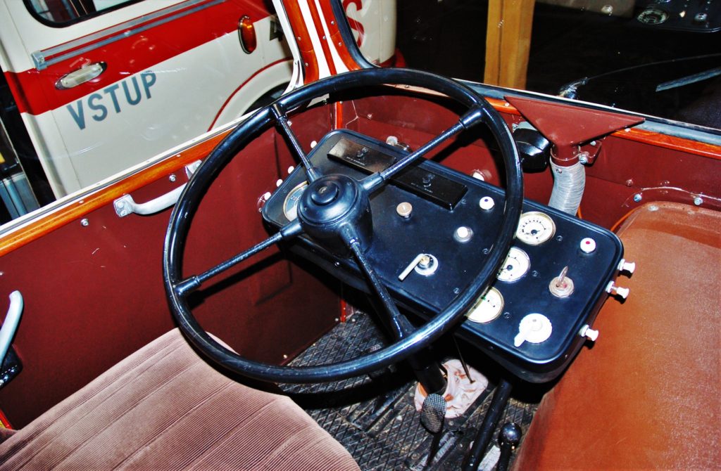 Poválečný československý autobus Škoda 706 RO 1951 ve sbírce muzea DPP (foto: Zdeněk Nesveda) 