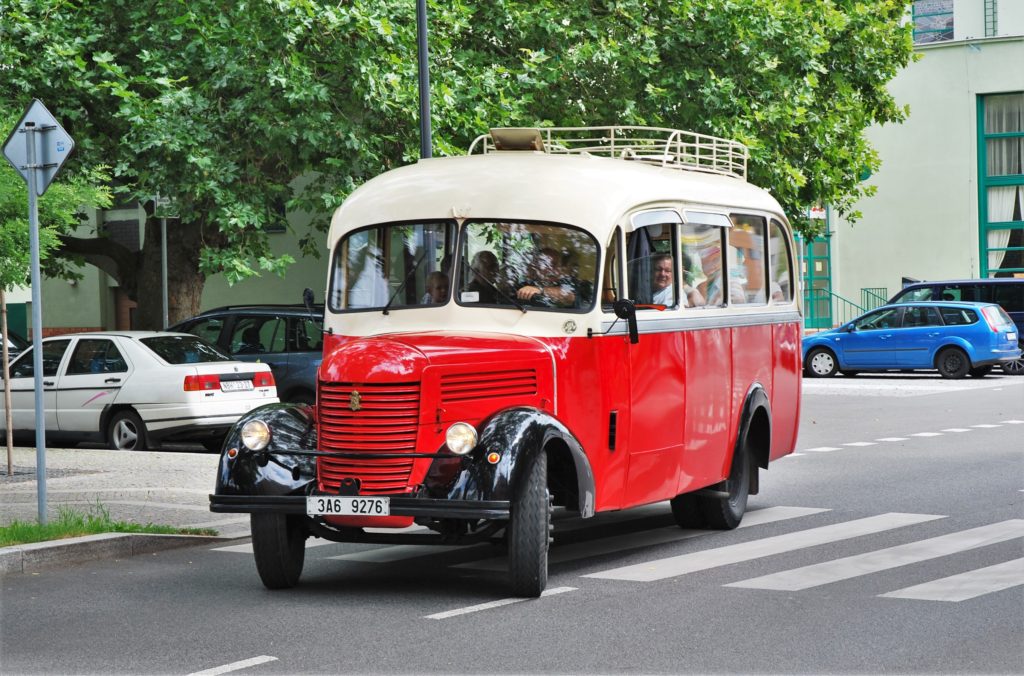 Historické autobusy Zlatý bažant Poděbrady 2016 foto: Zdeněk Nesveda 