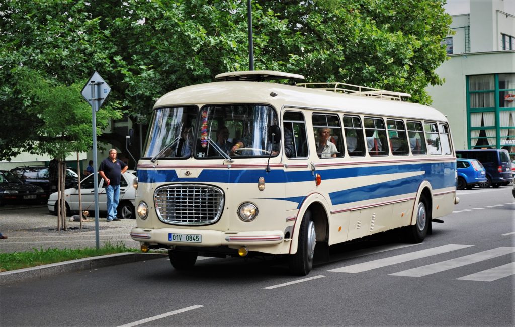 Historické autobusy Zlatý bažant Poděbrady 2016 foto: Zdeněk Nesveda 