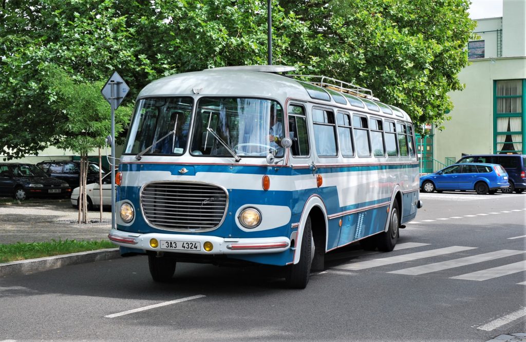 Historické autobusy Zlatý bažant Poděbrady 2016 foto: Zdeněk Nesveda 