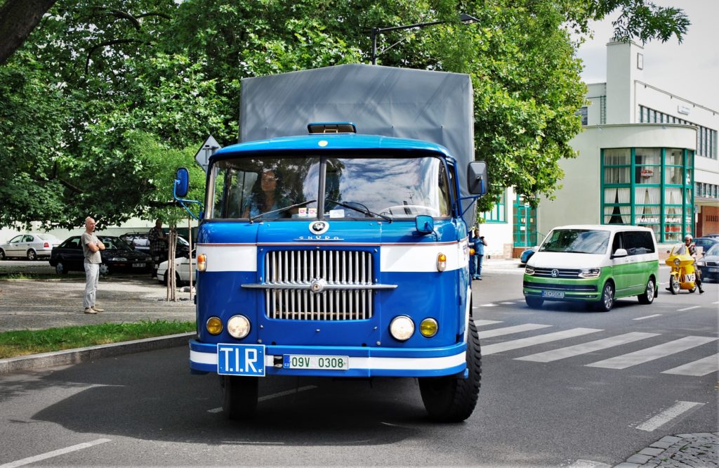 Historické autobusy Zlatý bažant Poděbrady 2016 foto: Zdeněk Nesveda 