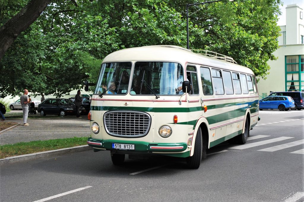 Historické autobusy Zlatý bažant Poděbrady 2016 foto: Zdeněk Nesveda 